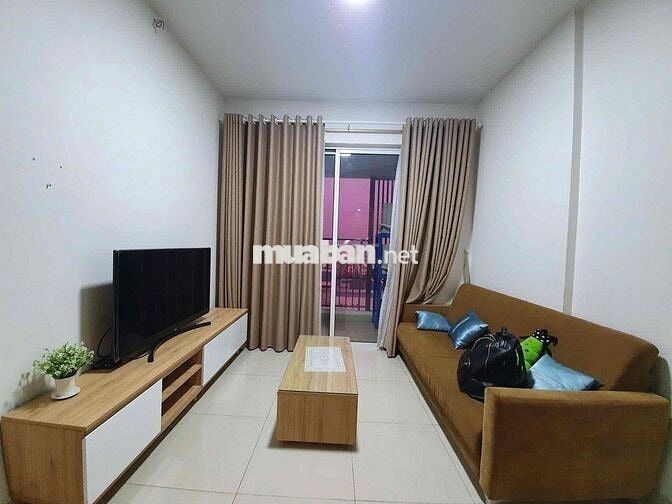 Cho thuê căn hộ 2 phòng ngủ. chung cư Golden Mansion. Gần sân bay TSN