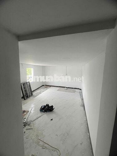NHÀ MỚI XÂY - PHÒNG GẦN SÂN BAY - CỬA SỔ TRỜI - THANG MÁY VÀ TIỆN ÍCH