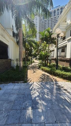 Cho thuê nhà thô liền kề 90m2 x 4 tầng, lô góc 2 mặt tiền Hải Phát Rom