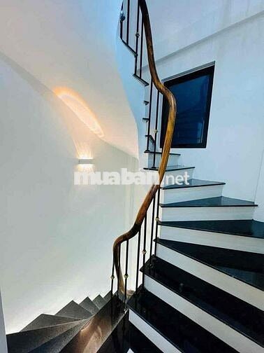 BÁN NHÀ ĐẠI LA 28M2 x 4TẦNG MỚI ĐẸP FULL NỘI THẤT- GẦN PHỐ - GIÁ 5.8TỶ