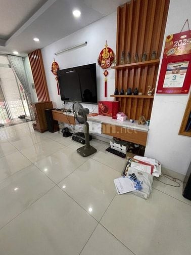 bán nhà có hầm + thang máy đường 17b ao sen tên lữa 5x20m giá 15 tỷ