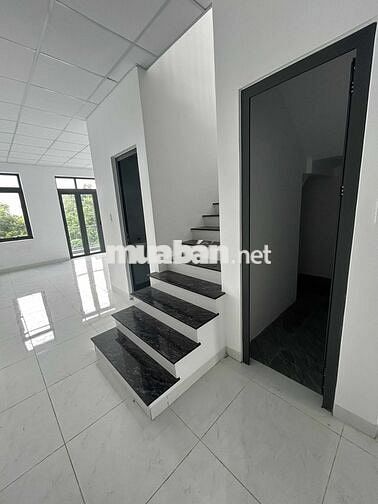 Nhà Phố liền kề, 1 trệt 2 lầu, 4 phòng ngủ tại Thuận An chỉ từ 1 tỷ 3
