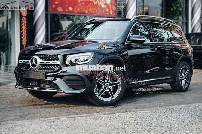 Mercedes GLB 200 màu đen