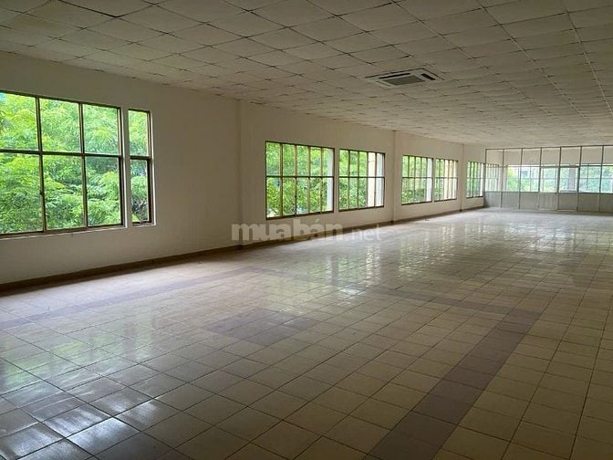 Cho thuê mặt bằng lầu 1, DT 600m2. Giá 90tr. KCN Tân Bình