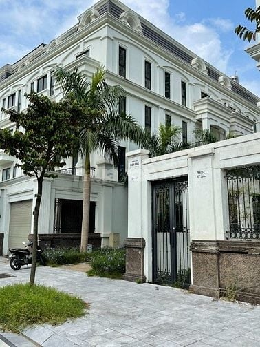 Cho thuê nhà thô liền kề 90m2 x 4 tầng, lô góc 2 mặt tiền Hải Phát Rom