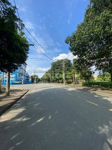 Cho thuê mặt bằng lầu 1, DT 600m2. Giá 90tr. KCN Tân Bình