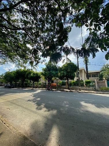 Cho thuê mặt bằng lầu 1, DT 600m2. Giá 90tr. KCN Tân Bình