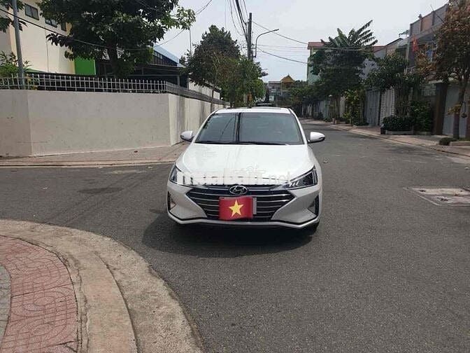 Hyundai Elantra 1.6 AT, chính chủ.