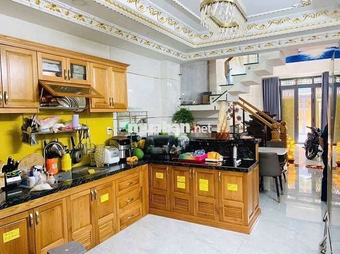 Lê Văn Quới giáp Tân Phú 64m2 5 tầng hẻm 8m thông 6PN chỉ 8,2 tỷ