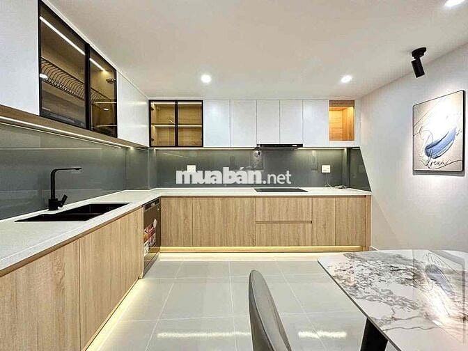🔥Nhà Cực Đẹp 2 Lầu, 2PN, 3WC, Đường Nguyễn Xí, P13, Bình Thạnh