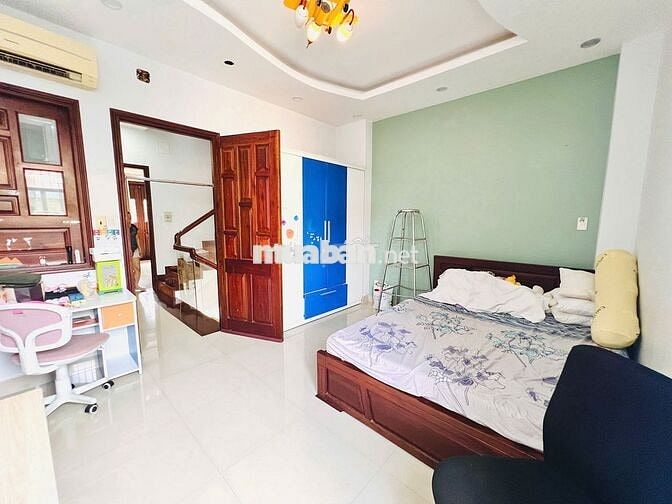 📢 CHO THUÊ NHÀ MT ĐƯỜNG NGUYỄN HỒNG ĐÀO -6X15M- TRỆT 3 LẦU FULL NT ST