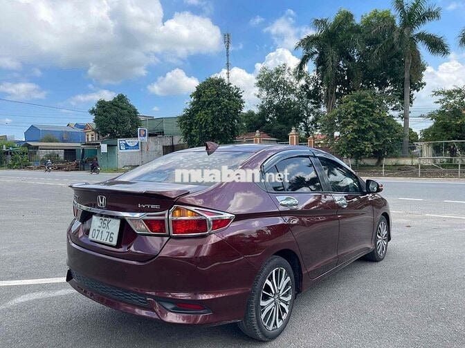 Honda City 2017 1.5 TOP - 9886 km