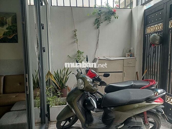 Bán nhà 4.2x12m, 50.5m2, DTSD 70m2, SHR, hoàn công, Hẻm xe hơi