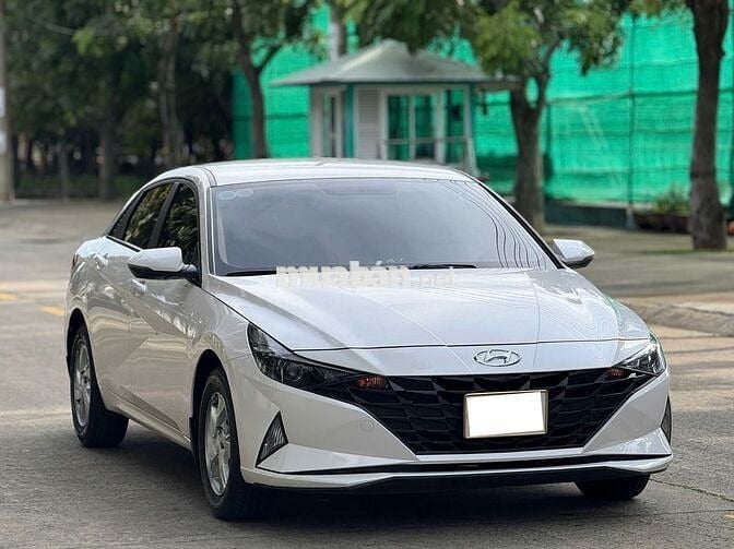 Huyndai Elantra 1.6 AT Tiêu Chuẩn 2023 - 3v8km