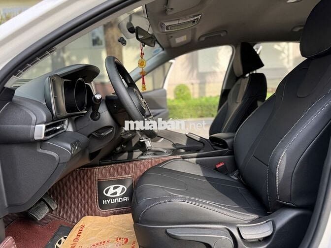 Huyndai Elantra 1.6 AT Tiêu Chuẩn 2023 - 3v8km