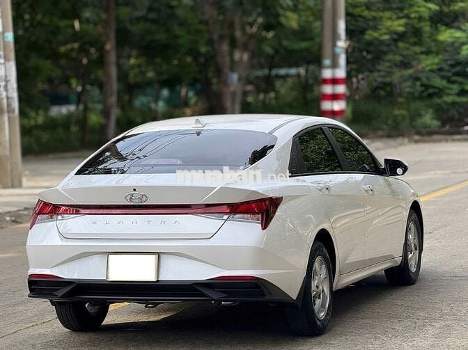 Huyndai Elantra 1.6 AT Tiêu Chuẩn 2023 - 3v8km