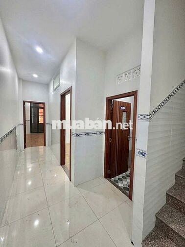 CHO THUÊ NHÀ 3 LẦU MẶT TIỀN ĐỐI DIỆN ĐẠI HỌC Y DƯỢC GIÁ DƯỚI 25 TRIỆU