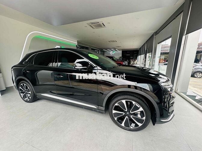 VinFast VF8 2023 Plus , Mua pin CATL chạy 23.000km