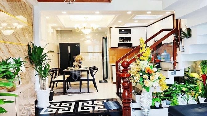 Bán nhà hẻm xe hơi Nguyễn Đình Chiểu P2 Q3 - DT 3.2x13m - 1 trệt 2 lầu