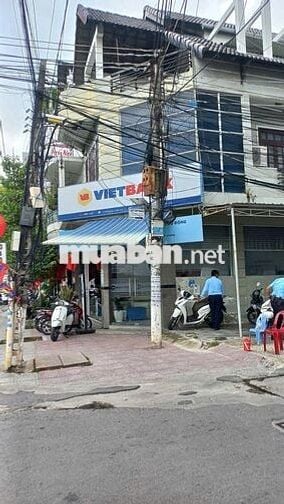 Cho thuê nhà 3 tầng 2 mặt tiền đường 2 Tháng 4 Vĩnh Hải TP Nha Trang