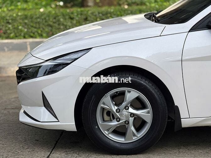 Huyndai Elantra 1.6 AT Tiêu Chuẩn 2023 - 3v8km