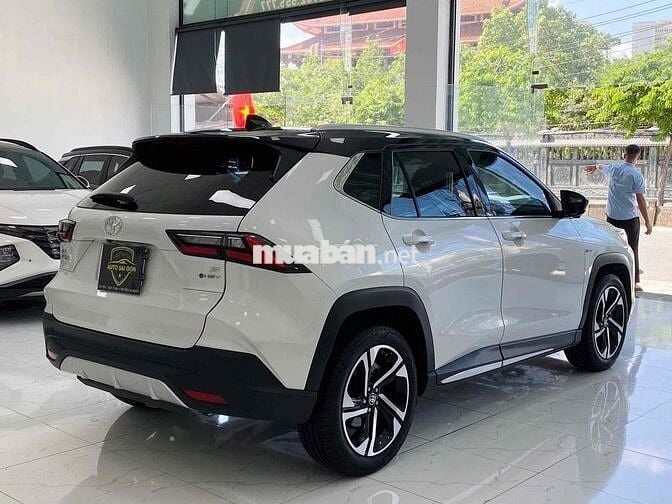 Toyota Yaris Cross 2023 HEV - 8600 km