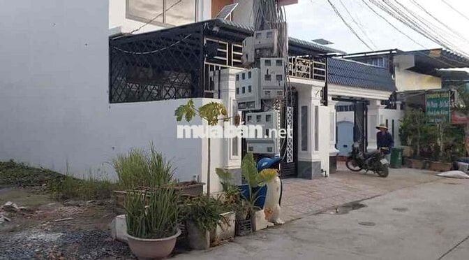 Gđ dư lô đất cần bán ở ĐT826, Cần Đước , Long An, giá 1,75tỷ