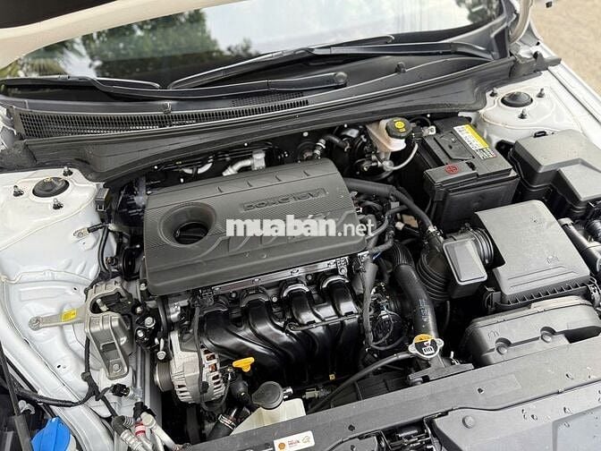 Huyndai Elantra 1.6 AT Tiêu Chuẩn 2023 - 3v8km