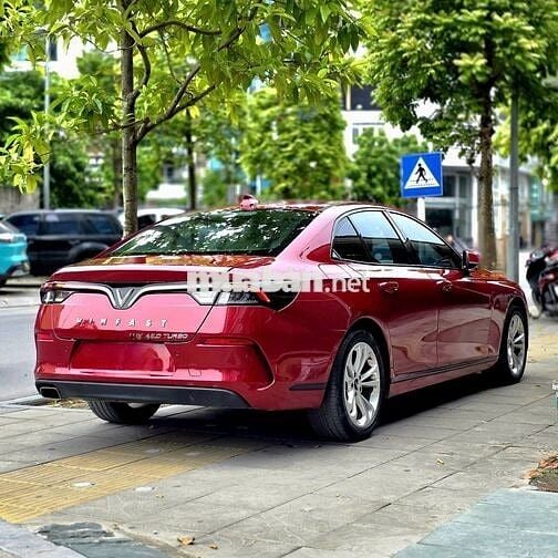 VinFast Lux A2.0 2020 2.0 AT - 5000 km