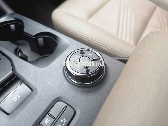 Ford Everest 2.0L 4x4 titanium sx 2023 tên cá nhân