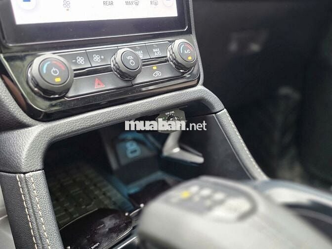 Ford Everest 2.0L 4x4 titanium sx 2023 tên cá nhân
