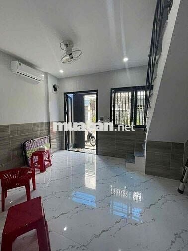 Nhà 2 phòng 3 máy lạnh hẻm ô tô CMT8