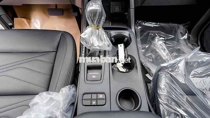 Ford Everest 2025 Ambiente 2.0L 4x2 AT mới 100%