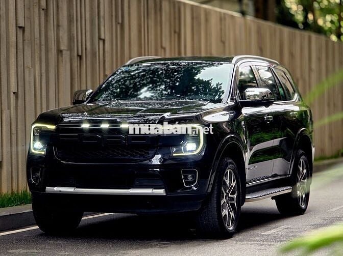 Ford Everest 2.0L 4x4 titanium sx 2023 tên cá nhân