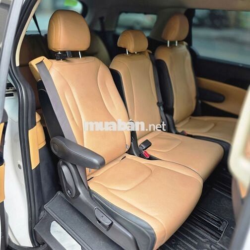Kia Carnival 2022 2.2D Premium 8 chỗ - 68000 km