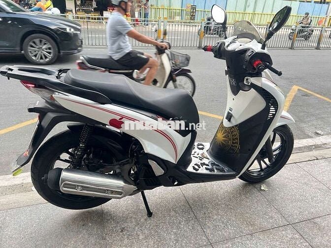 Honda SH 150 full ý 2015 mới 90% Bstp chính chủ