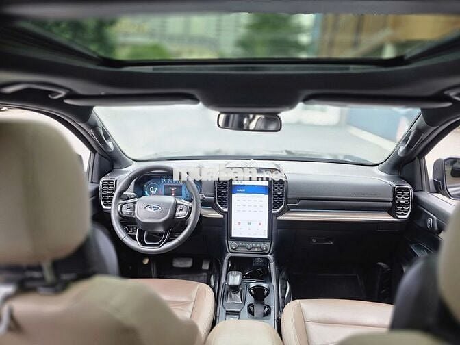 Ford Everest 2.0L 4x4 titanium sx 2023 tên cá nhân