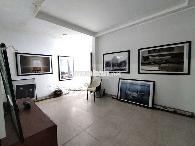 Bán nhà mặt tiền đường Tân quy.