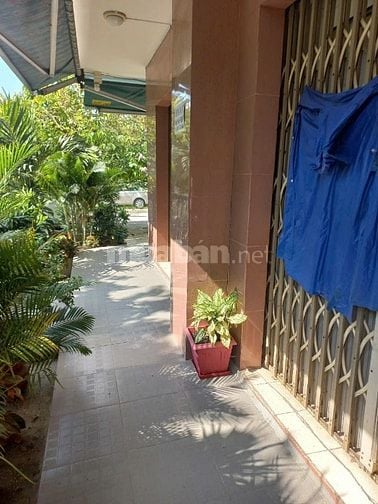 Cho thuê tầng trệt chung cư 40m2, tiện làm văn phòng, công ty, 7tr