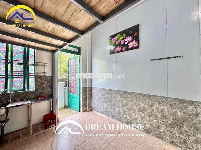 trọ có bancol+ cách vhu 10p đi xe+ không chung chủ