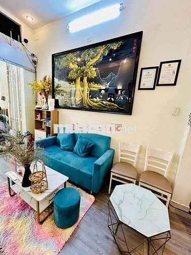 Cho thuê nhà Trệt 2 lầu 3 PN Nguyễn Tiểu La , Quận 10