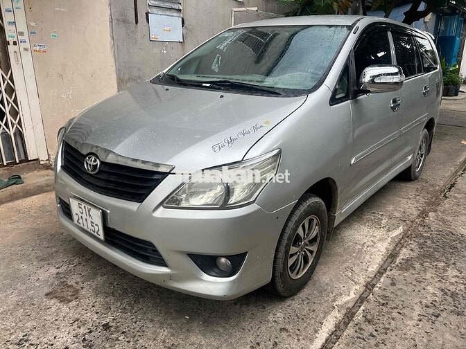 Toyota Innova 2013 E - 148679 km