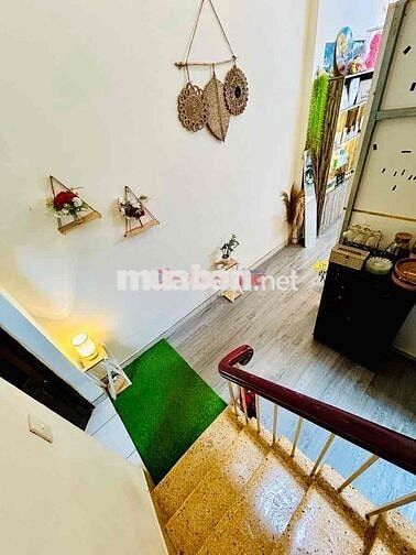 Cho thuê nhà Trệt 2 lầu 3 PN Nguyễn Tiểu La , Quận 10
