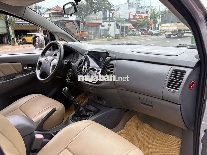 Toyota Innova 2013 2.0E - 138000 km