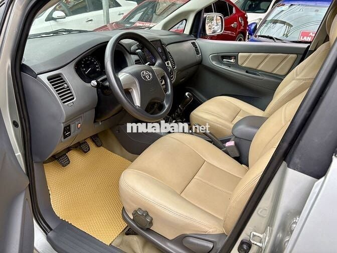 Toyota Innova 2013 2.0E - 138000 km