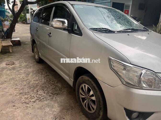 Toyota Innova 2013 E - 148679 km