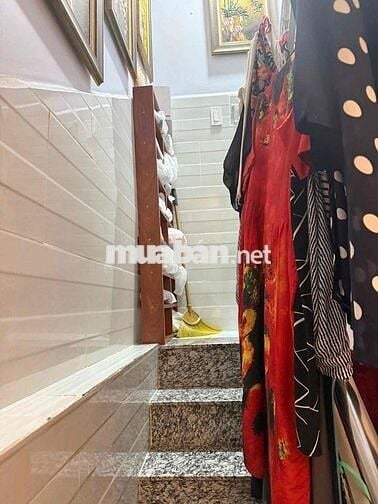 Bán Nhà Lầu Kiên Cố hẻm 330 Âu Dương Lân