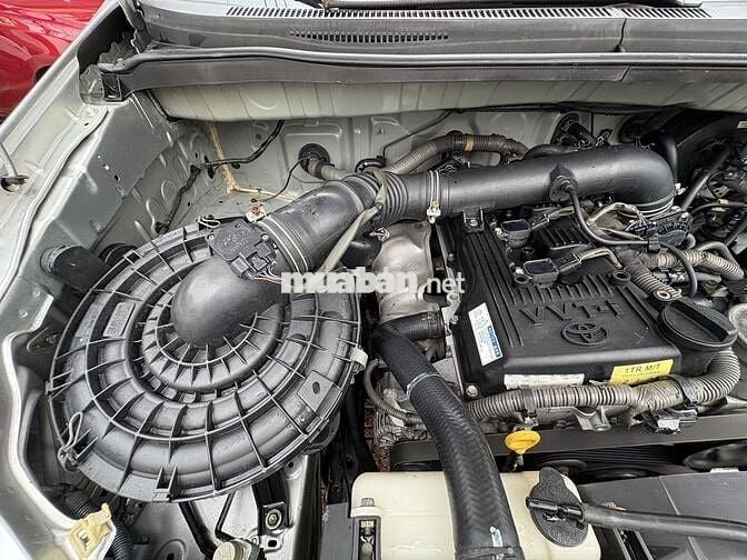 Toyota Innova 2013 2.0E - 138000 km