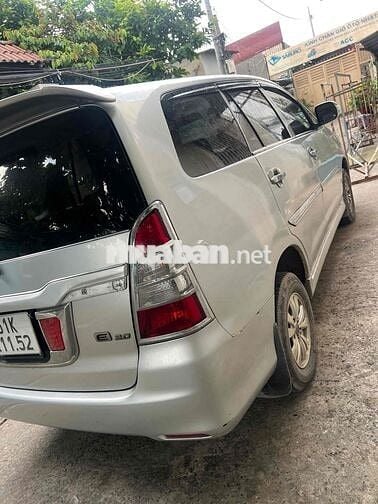Toyota Innova 2013 E - 148679 km