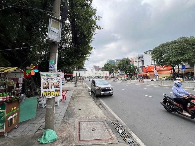 CHo thuê nhà mặt tiền đường Tên lửa 8x22m trống , vị trí đẹp cực đông